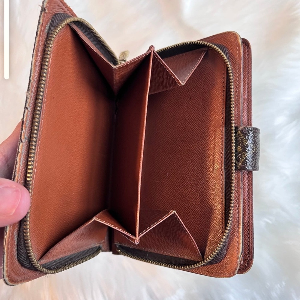 Louis Vuitton Bi Fold Large Wallet - Picture 7 of 11